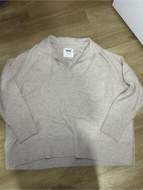 aerie Soft Light Cream V-Neck Cozy Sweater